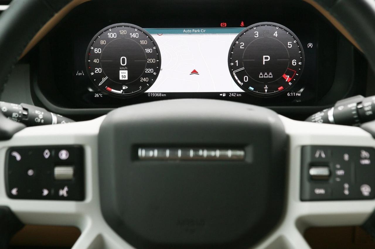 2025 Land Rover Defender X-DYNAMIC SE -DYNAMIC SE Photo