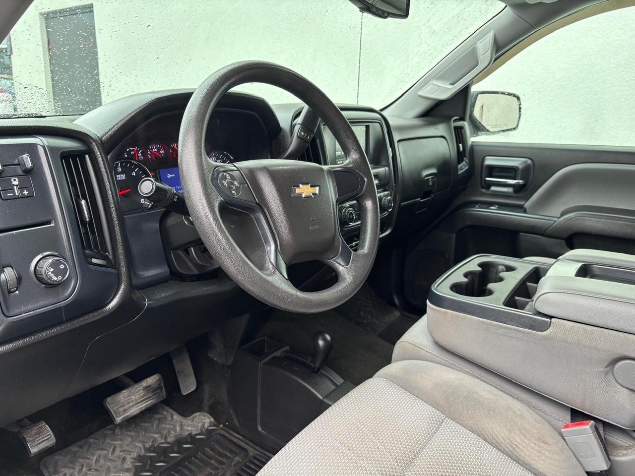 2017 Chevrolet Silverado 1500 4WD V8 CREW CAB-CAMERA-TONNEA-NEW BRAKES-CERTIFIED Photo