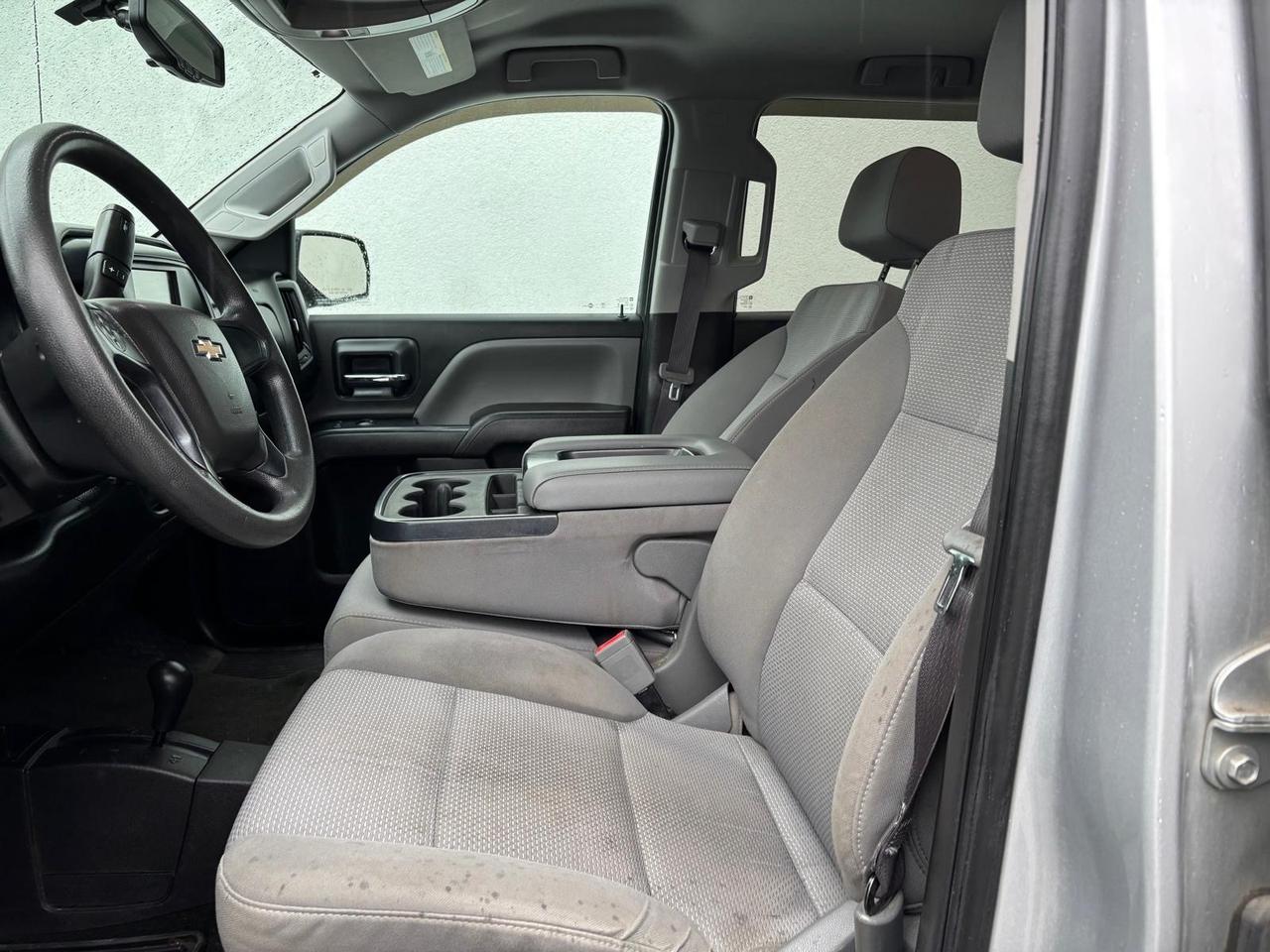2017 Chevrolet Silverado 1500 4WD V8 CREW CAB-CAMERA-TONNEA-NEW BRAKES-CERTIFIED Photo