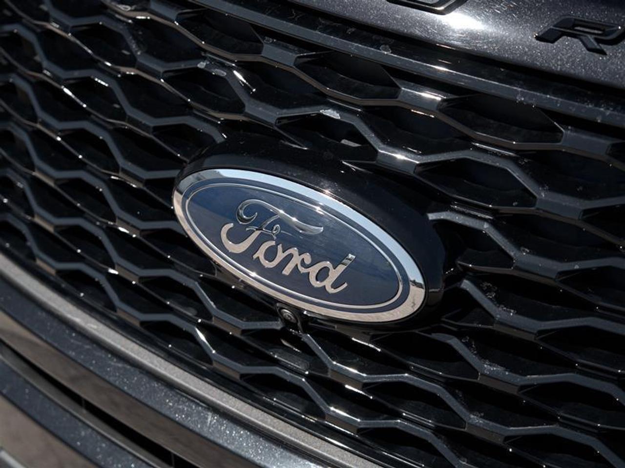 2023 Ford Explorer ST Photo