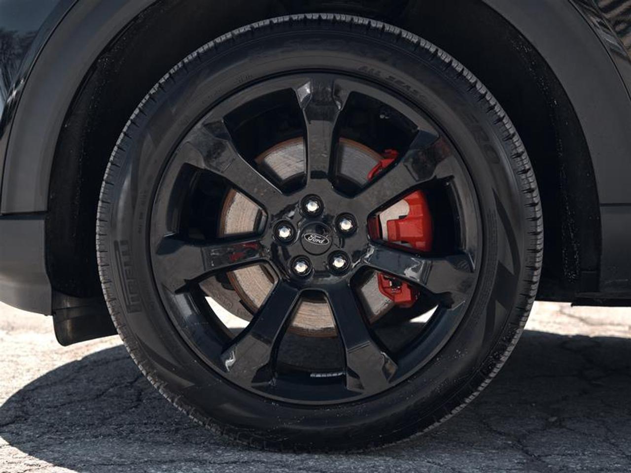 2023 Ford Explorer ST Photo