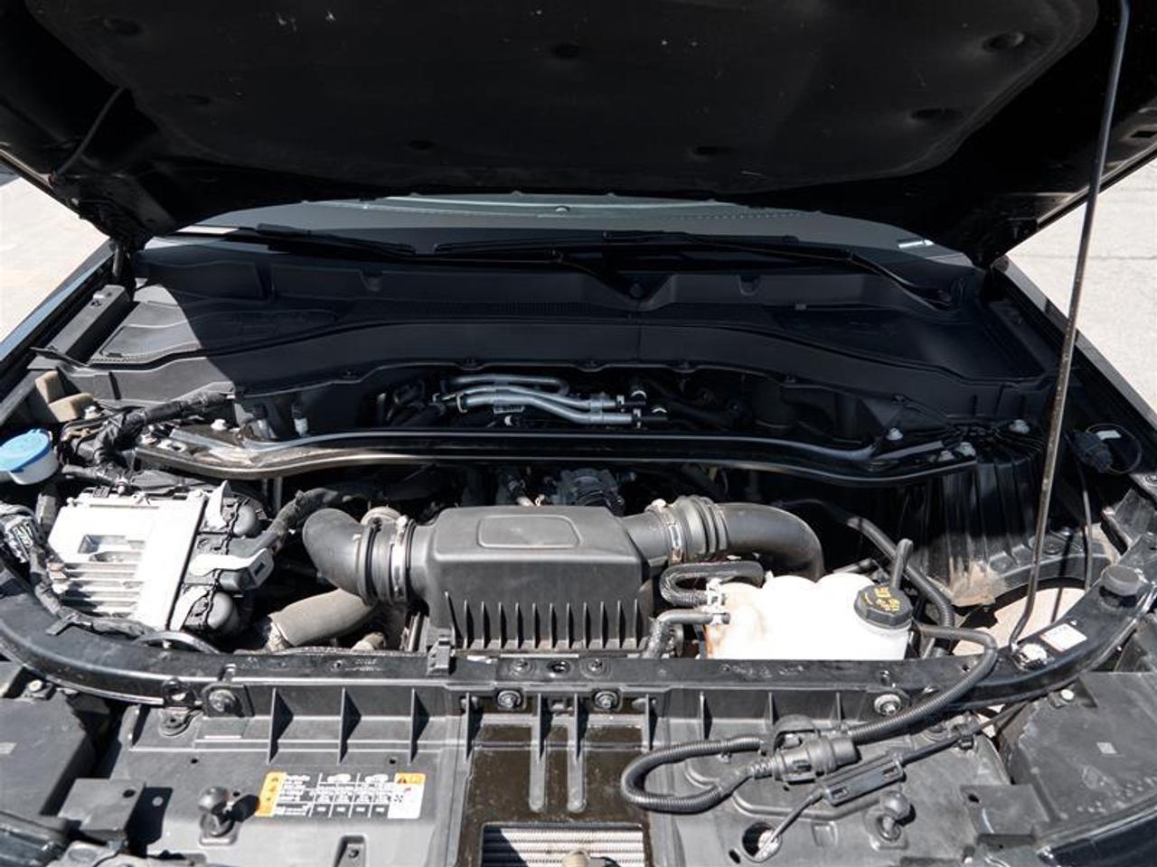 2023 Ford Explorer ST Photo