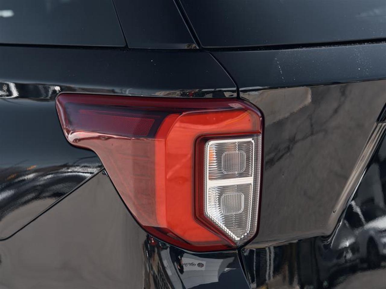 2023 Ford Explorer ST Photo