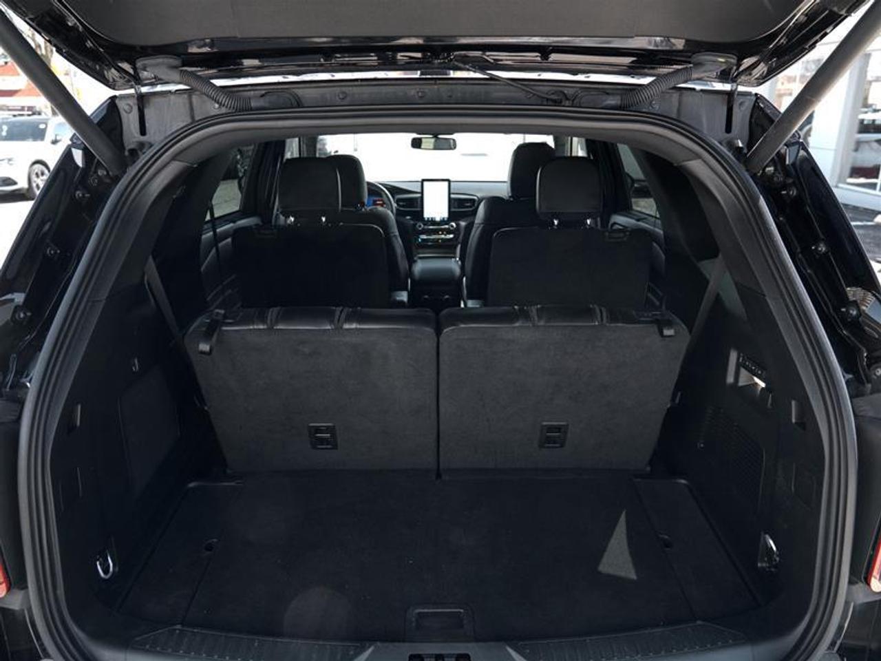 2023 Ford Explorer ST Photo