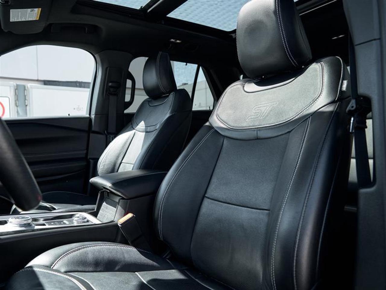 2023 Ford Explorer ST Photo