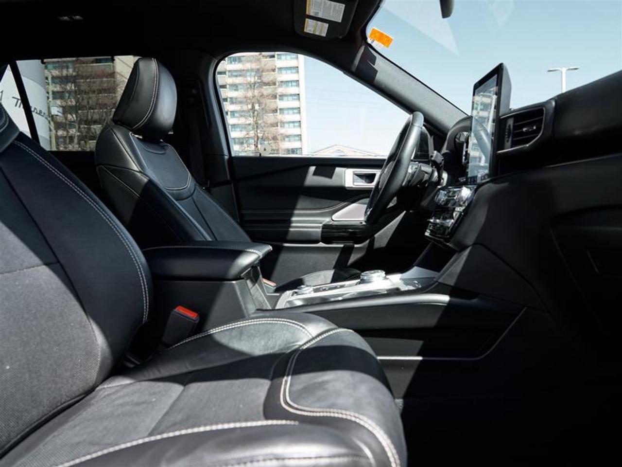 2023 Ford Explorer ST Photo