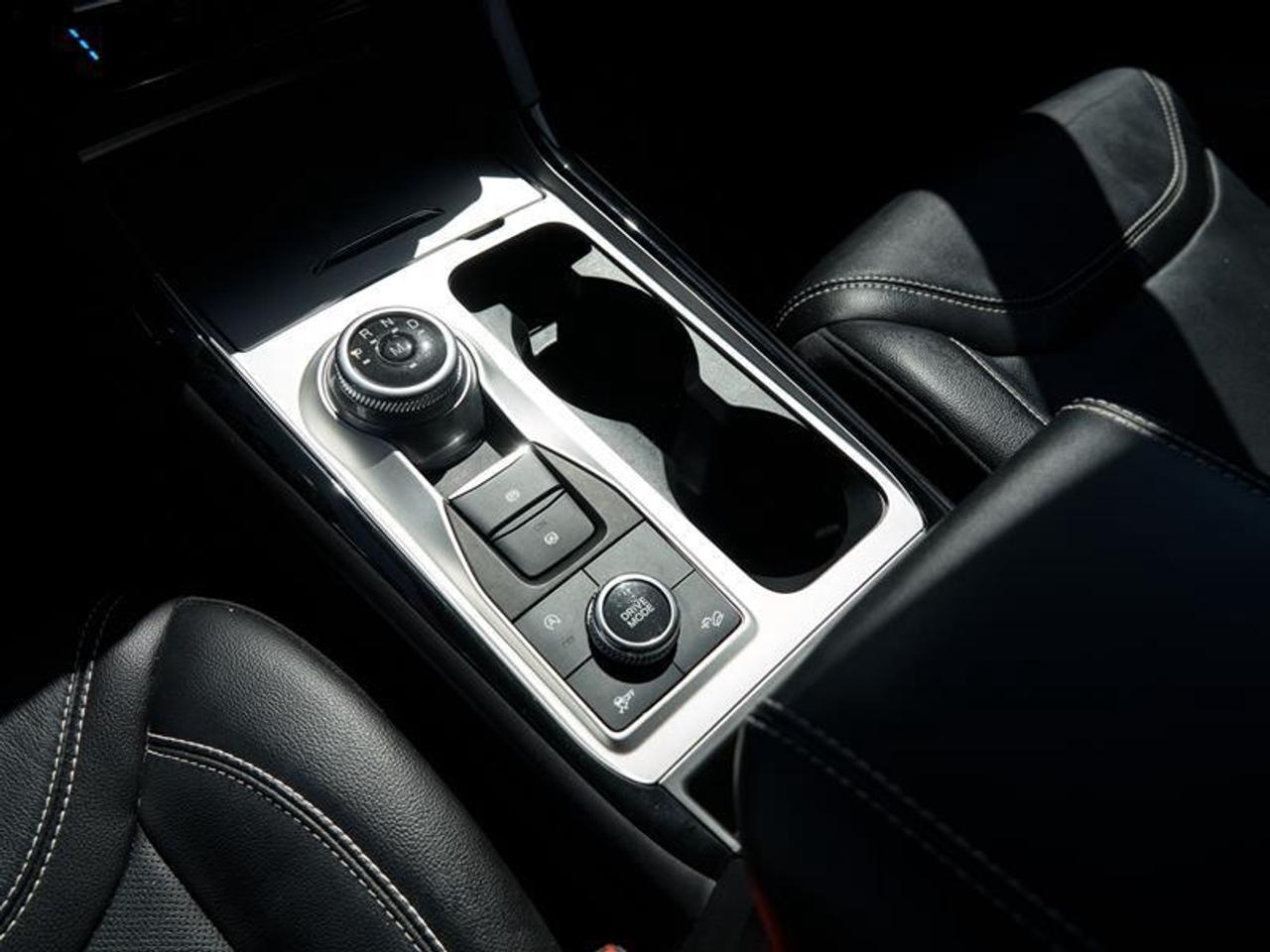 2023 Ford Explorer ST Photo