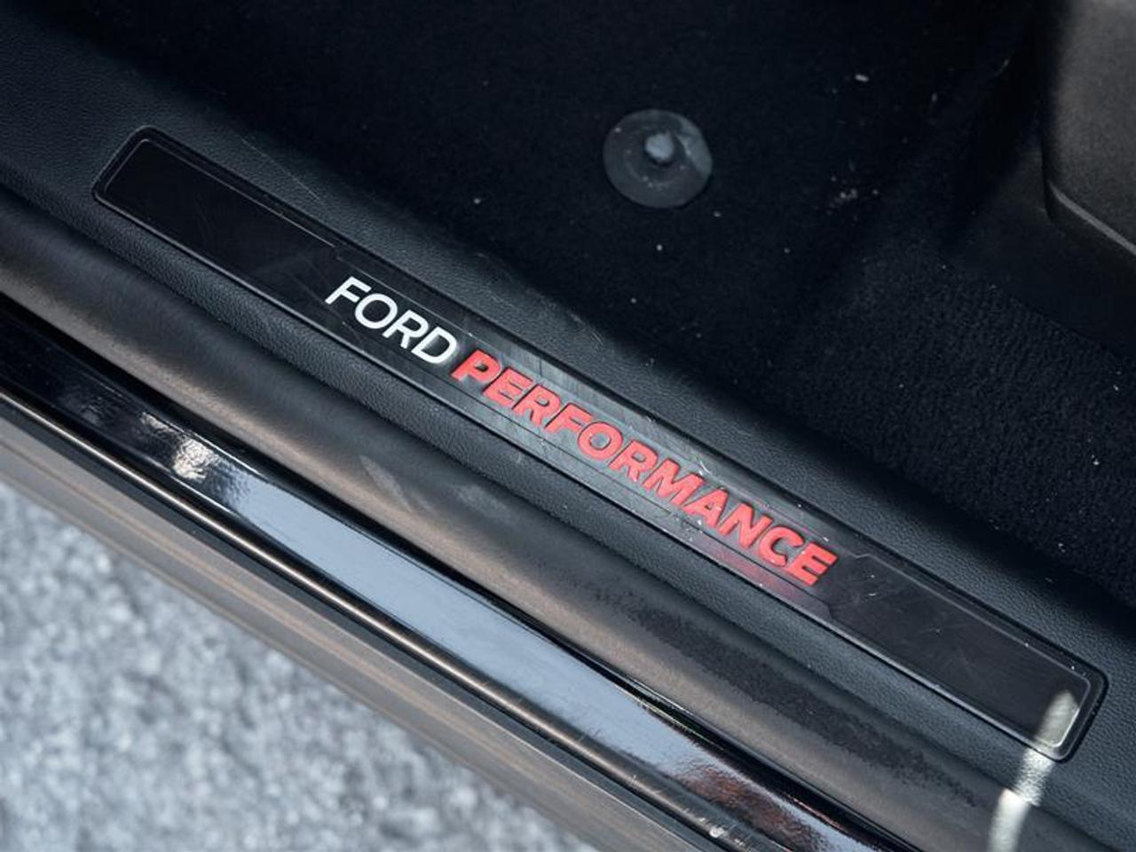 2023 Ford Explorer ST Photo