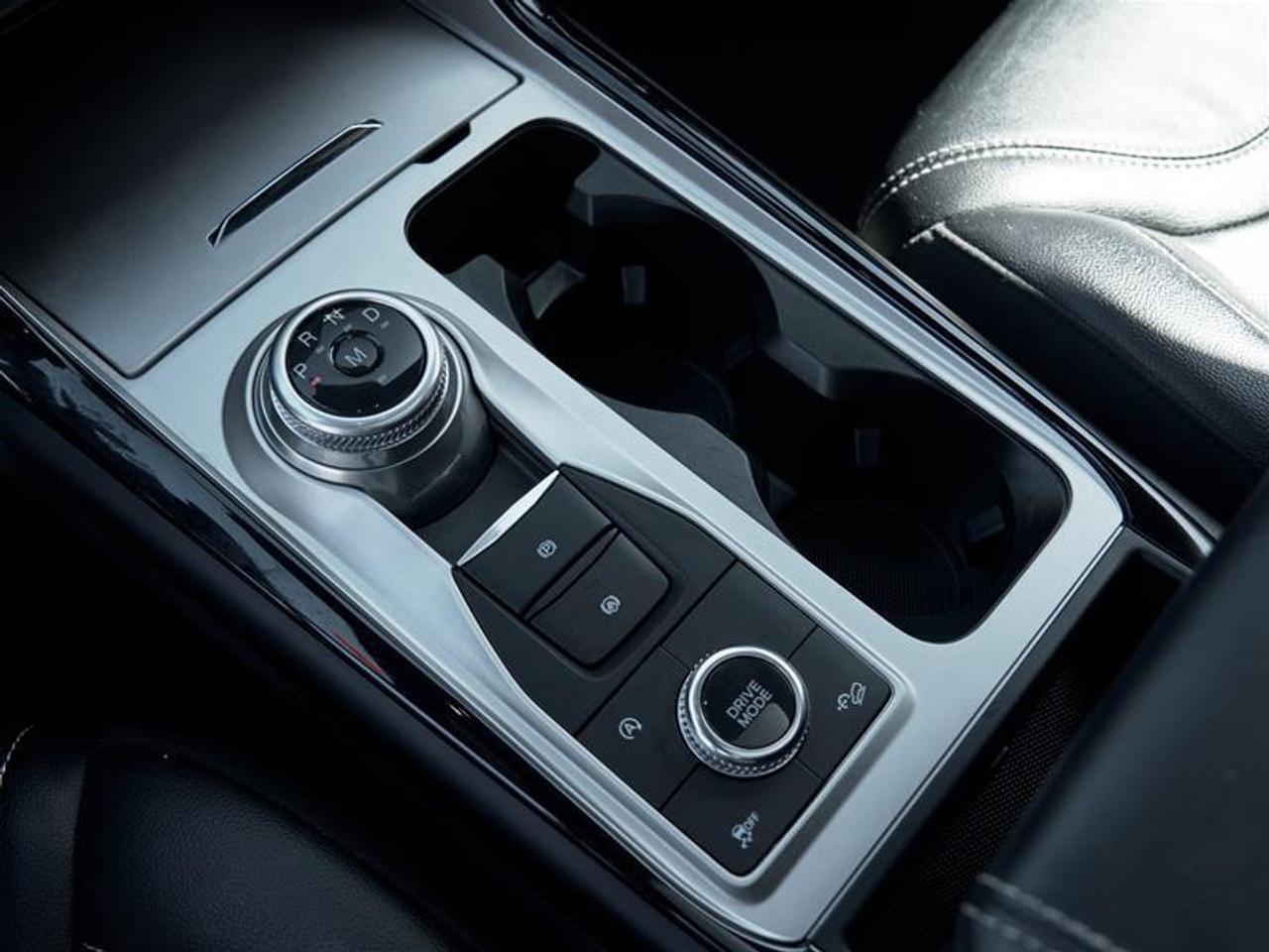 2023 Ford Explorer ST Photo