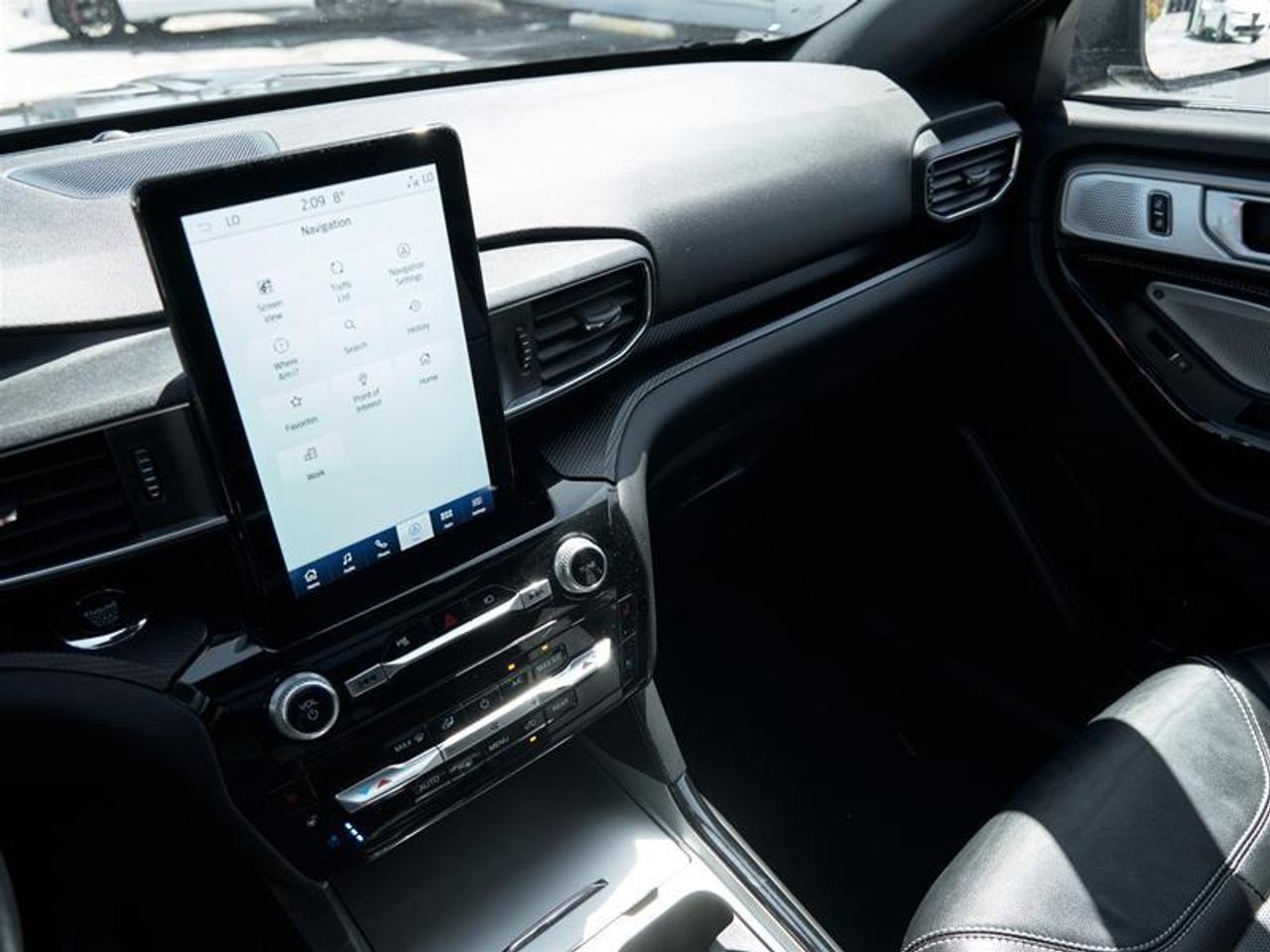 2023 Ford Explorer ST Photo