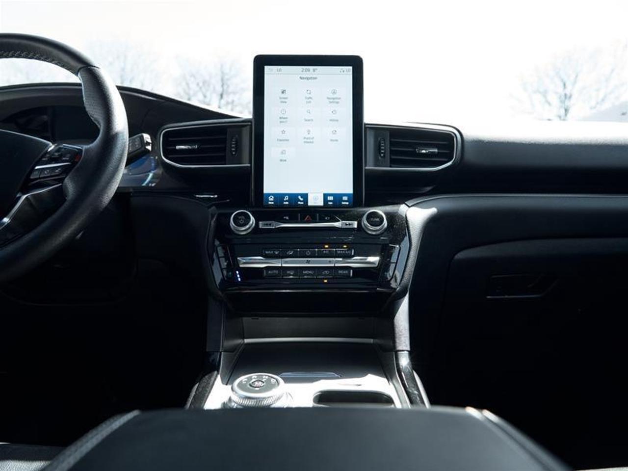 2023 Ford Explorer ST Photo