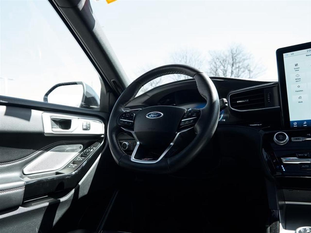 2023 Ford Explorer ST Photo