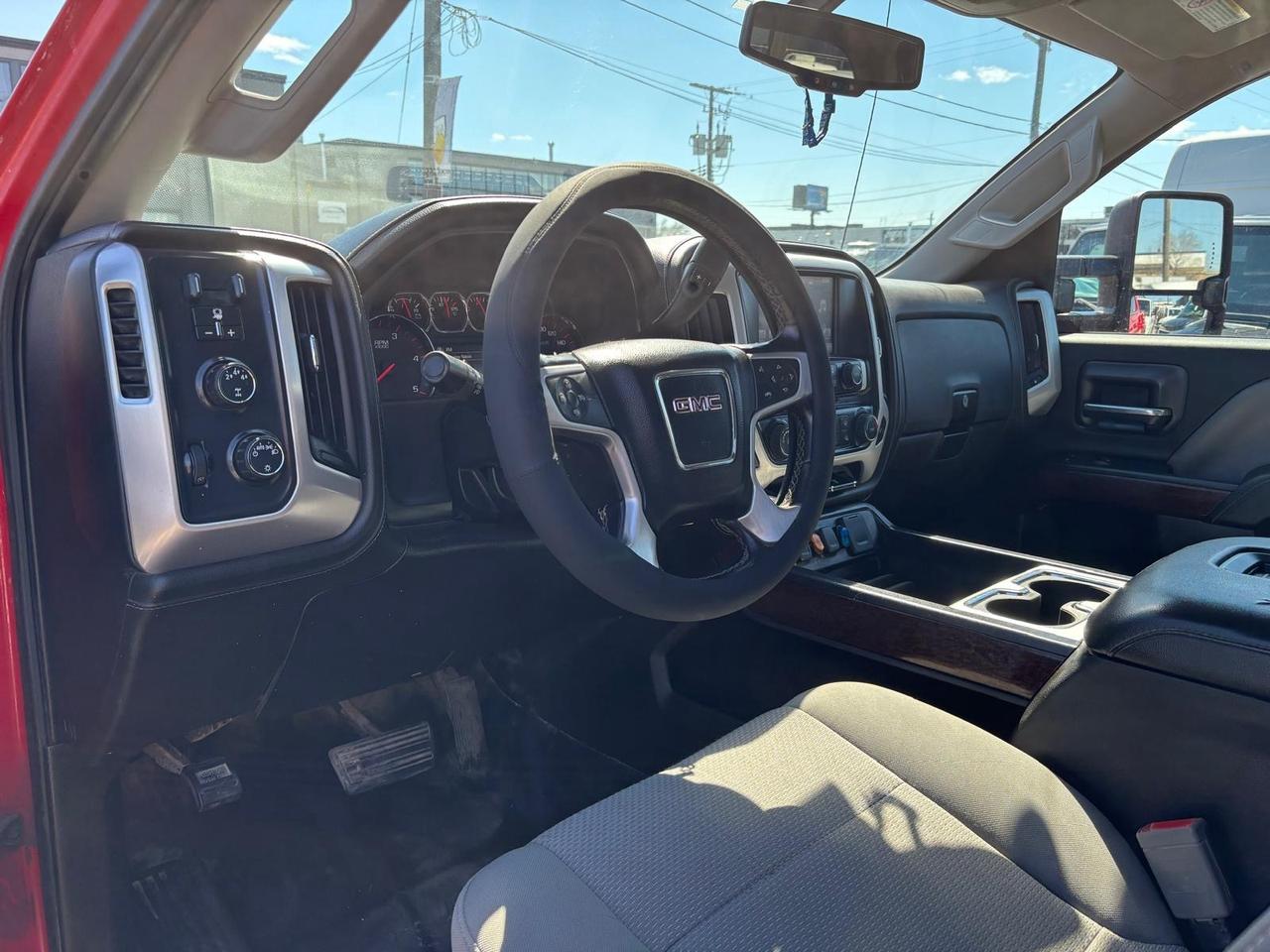 2016 GMC SIERRA 2500HD SLE 4X4 **6.6L DURAMAX DIESEL-CREW CAB-CERTIFIED** Photo