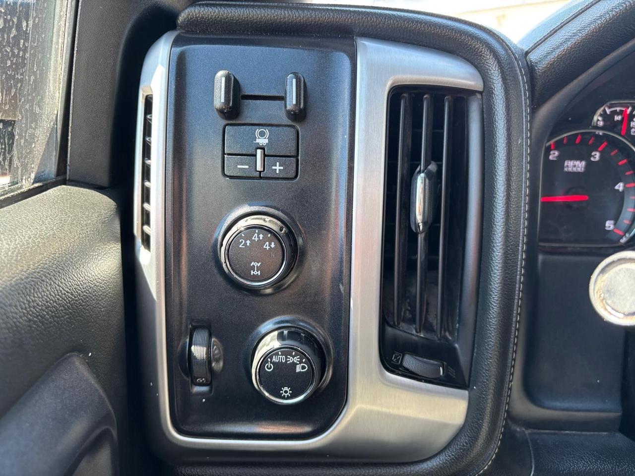 2016 GMC SIERRA 2500HD SLE 4X4 **6.6L DURAMAX DIESEL-CREW CAB-CERTIFIED** Photo