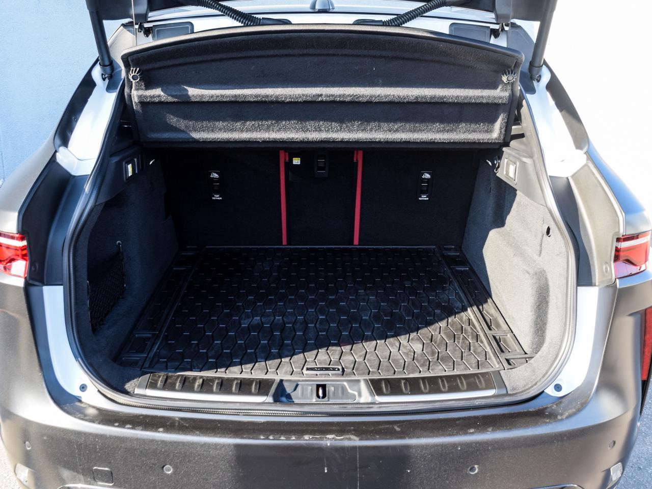 2024 Jaguar F-PACE SVR P550 Auto Photo