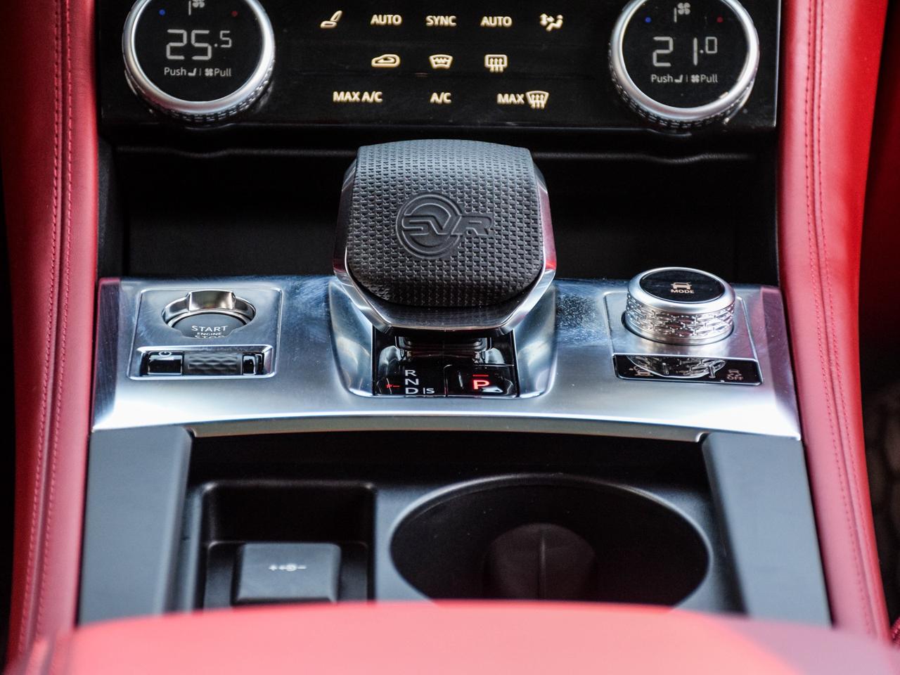 2024 Jaguar F-PACE SVR P550 Auto Photo