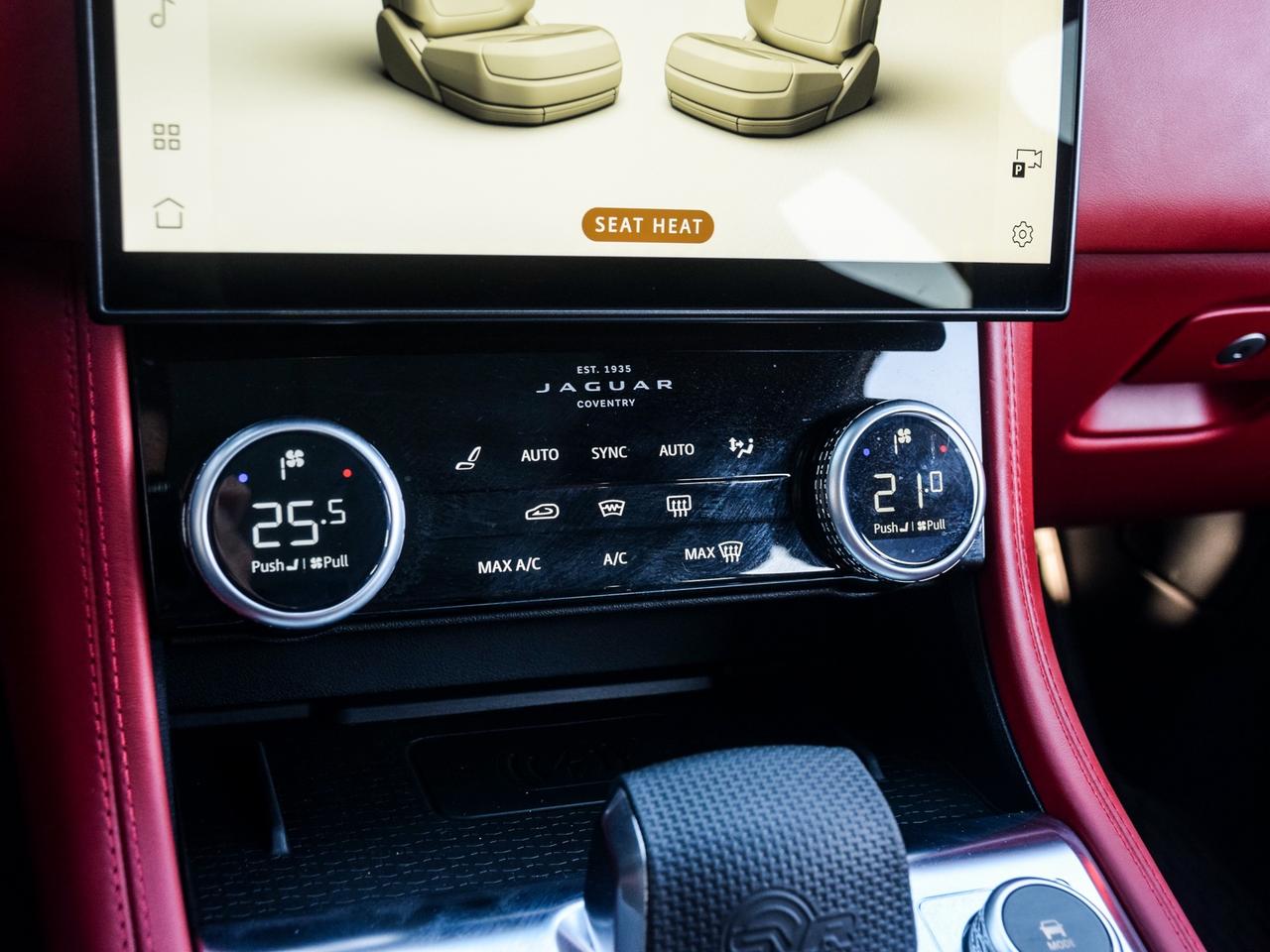2024 Jaguar F-PACE SVR P550 Auto Photo