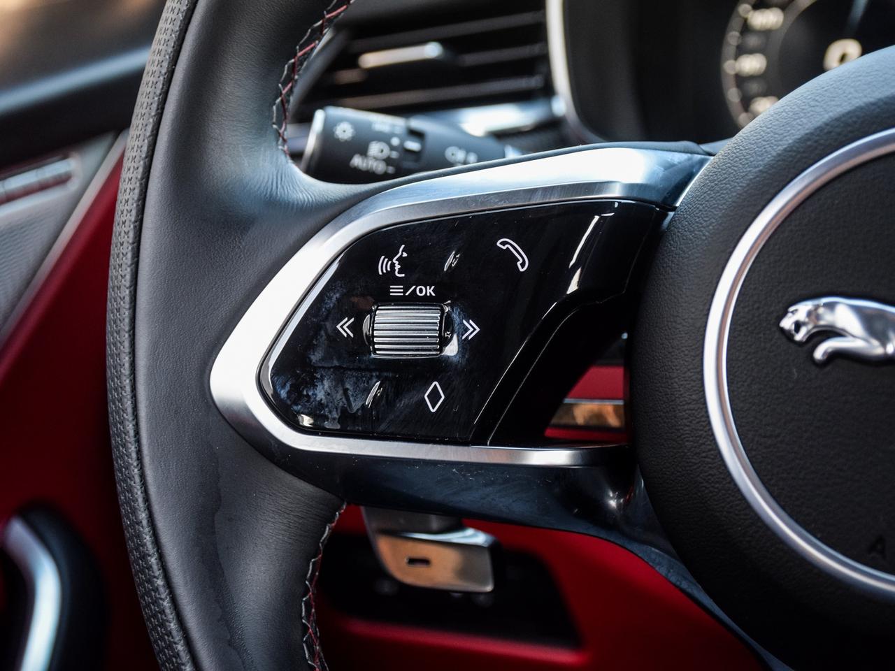 2024 Jaguar F-PACE SVR P550 Auto Photo