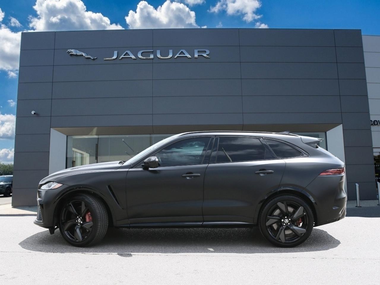2024 Jaguar F-PACE SVR 542 HP SUPERCHARGED V8   SVR PERFORMANCE   MERIDIAN? AUDIO   PANORAMIC ROOF   ULTIMATE BRITISH PERFORMANCE SUV Photo5