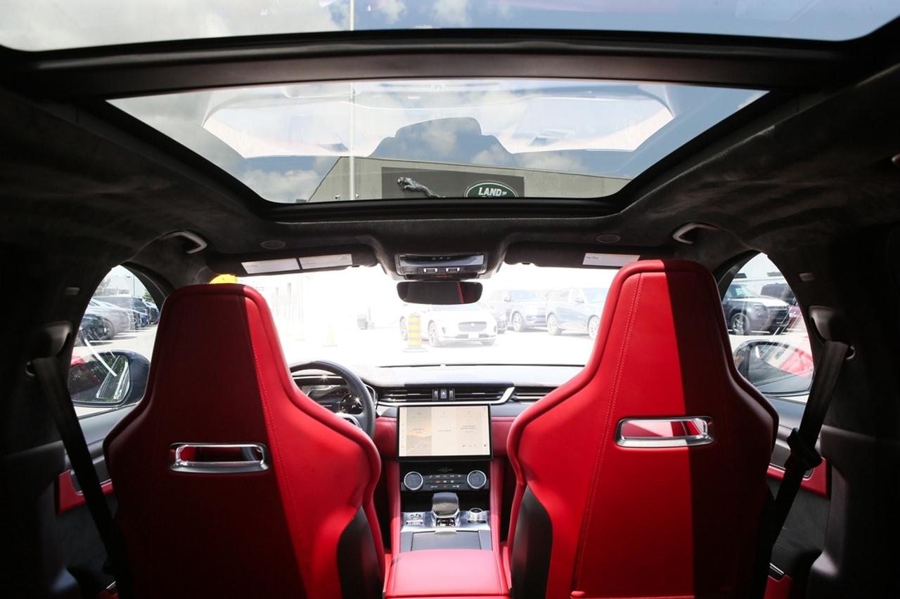 2024 Jaguar F-PACE SVR 542 HP SUPERCHARGED V8   SVR PERFORMANCE   MERIDIAN? AUDIO   PANORAMIC ROOF   ULTIMATE BRITISH PERFORMANCE SUV Photo