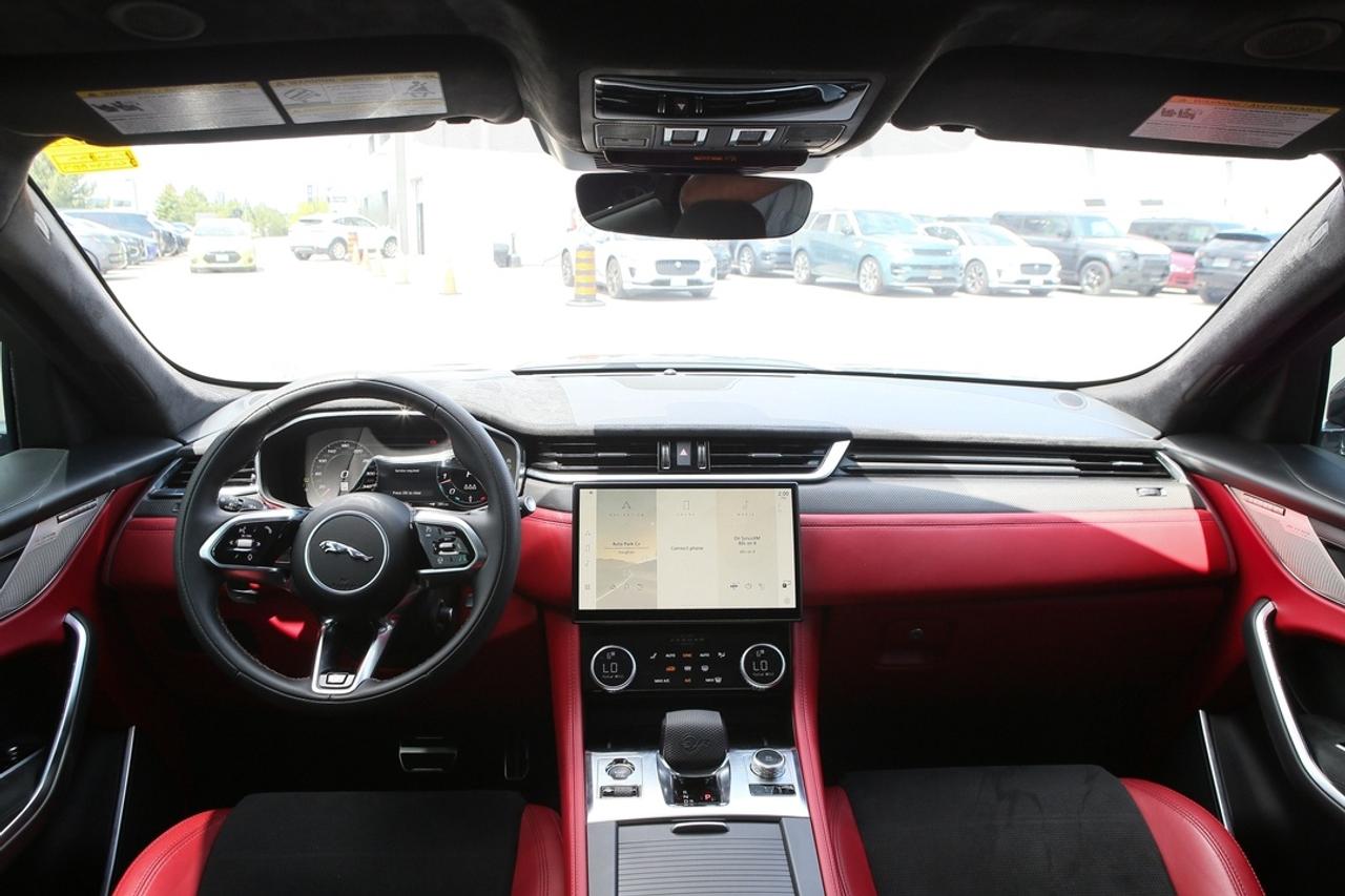 2024 Jaguar F-PACE SVR 542 HP SUPERCHARGED V8   SVR PERFORMANCE   MERIDIAN? AUDIO   PANORAMIC ROOF   ULTIMATE BRITISH PERFORMANCE SUV Photo