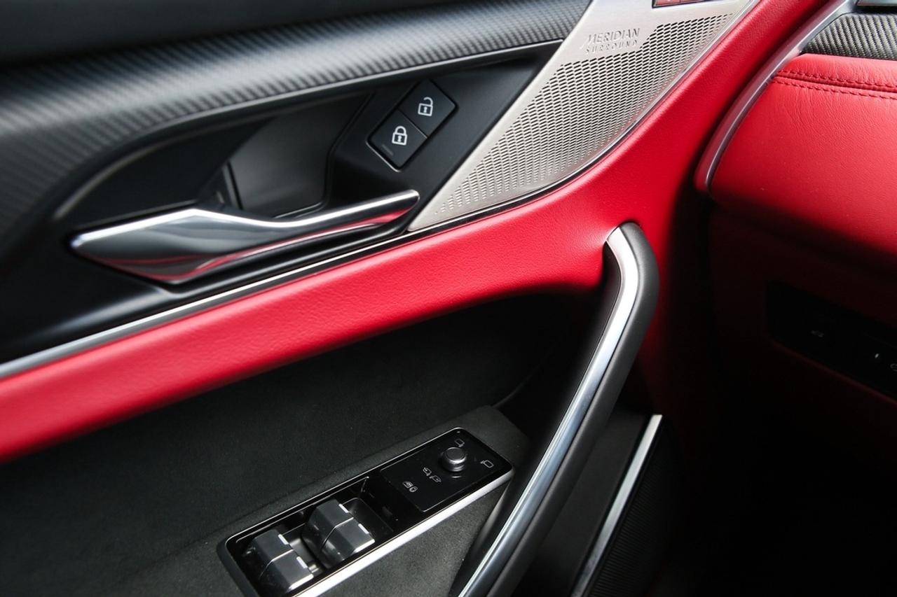 2024 Jaguar F-PACE SVR 542 HP SUPERCHARGED V8   SVR PERFORMANCE   MERIDIAN? AUDIO   PANORAMIC ROOF   ULTIMATE BRITISH PERFORMANCE SUV Photo