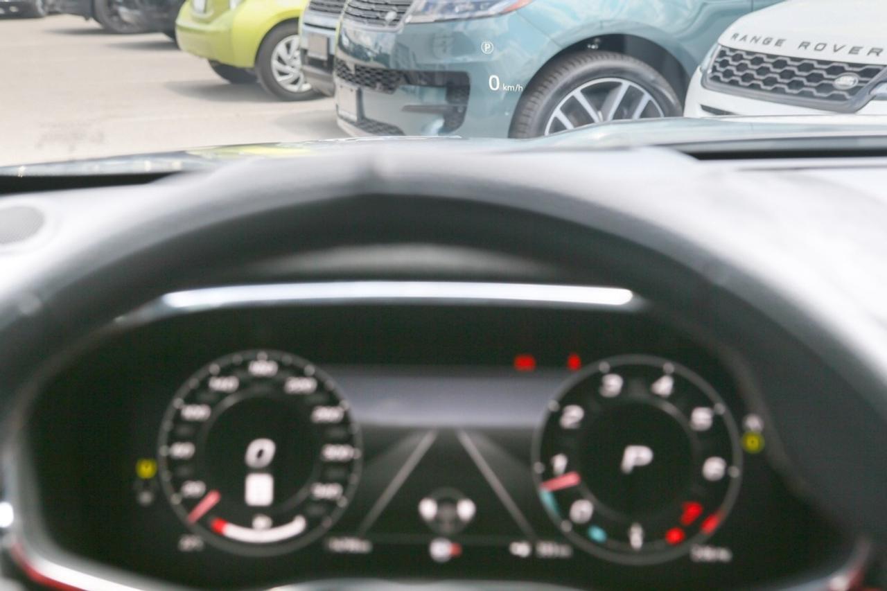2024 Jaguar F-PACE SVR 542 HP SUPERCHARGED V8   SVR PERFORMANCE   MERIDIAN? AUDIO   PANORAMIC ROOF   ULTIMATE BRITISH PERFORMANCE SUV Photo