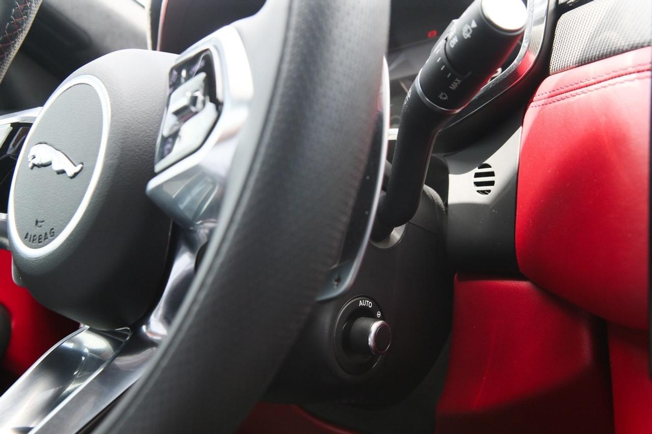 2024 Jaguar F-PACE SVR 542 HP SUPERCHARGED V8   SVR PERFORMANCE   MERIDIAN? AUDIO   PANORAMIC ROOF   ULTIMATE BRITISH PERFORMANCE SUV Photo