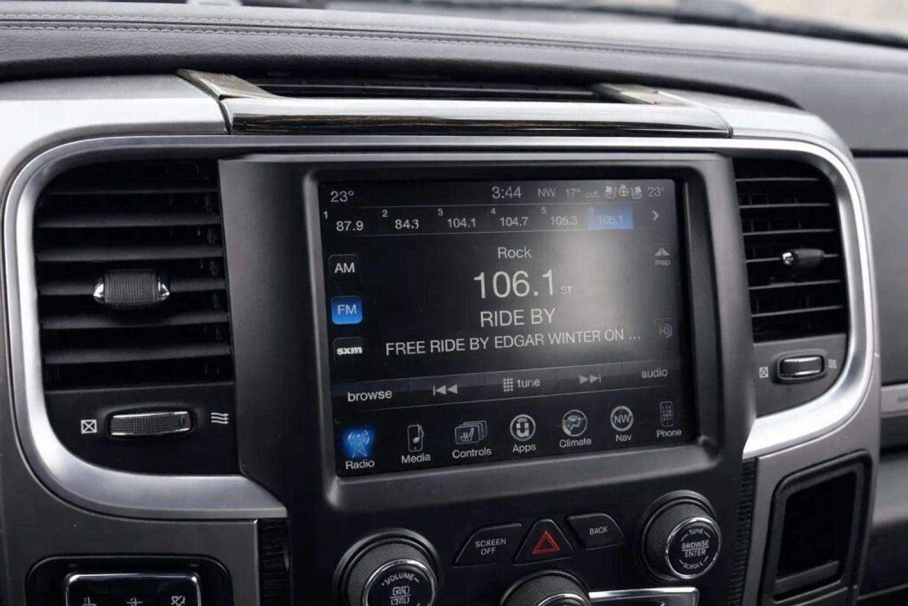 2016 RAM 1500 Crew Cab 140.5 LIMITED Photo