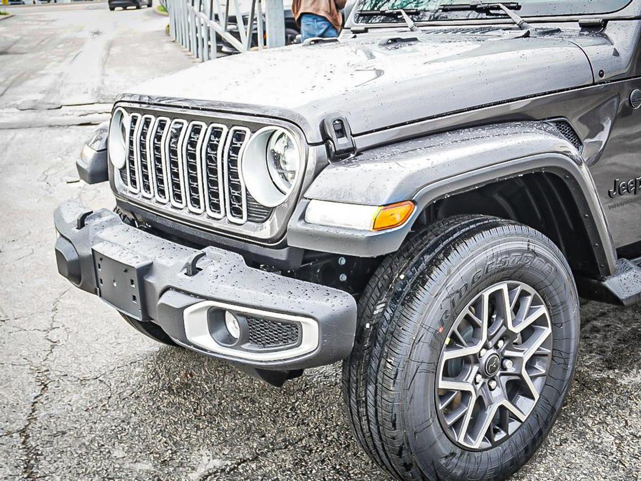 2026 Jeep Wrangler  Photo3