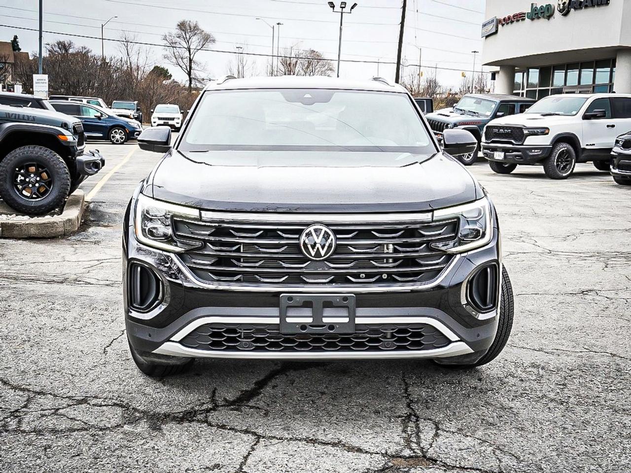 2025 Volkswagen Atlas Cross Sport  Photo2