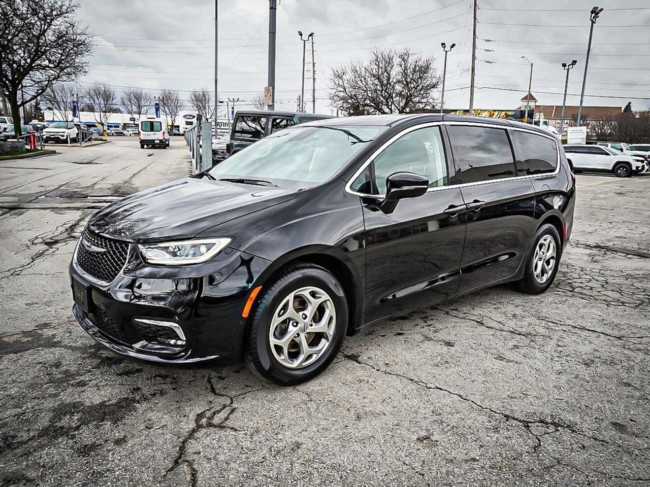 2024 Chrysler Pacifica  Photo4