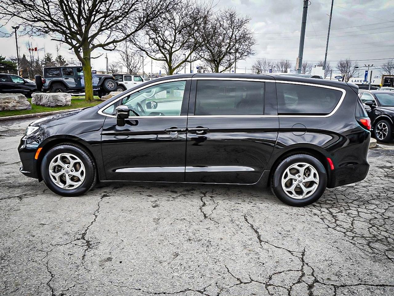 2024 Chrysler Pacifica  Photo