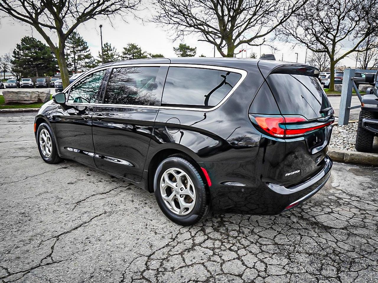 2024 Chrysler Pacifica  Photo