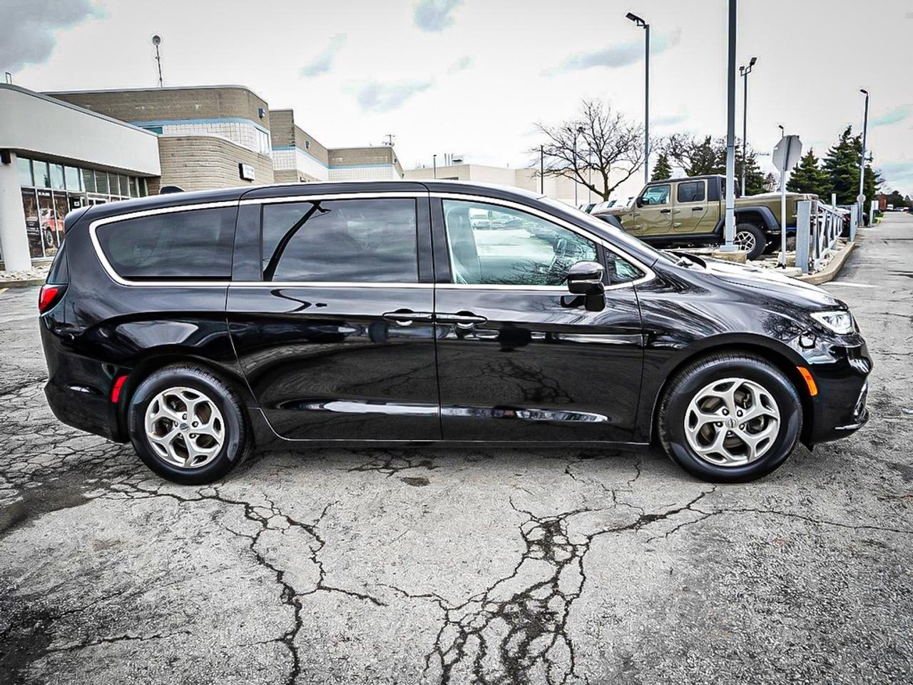 2024 Chrysler Pacifica  Photo