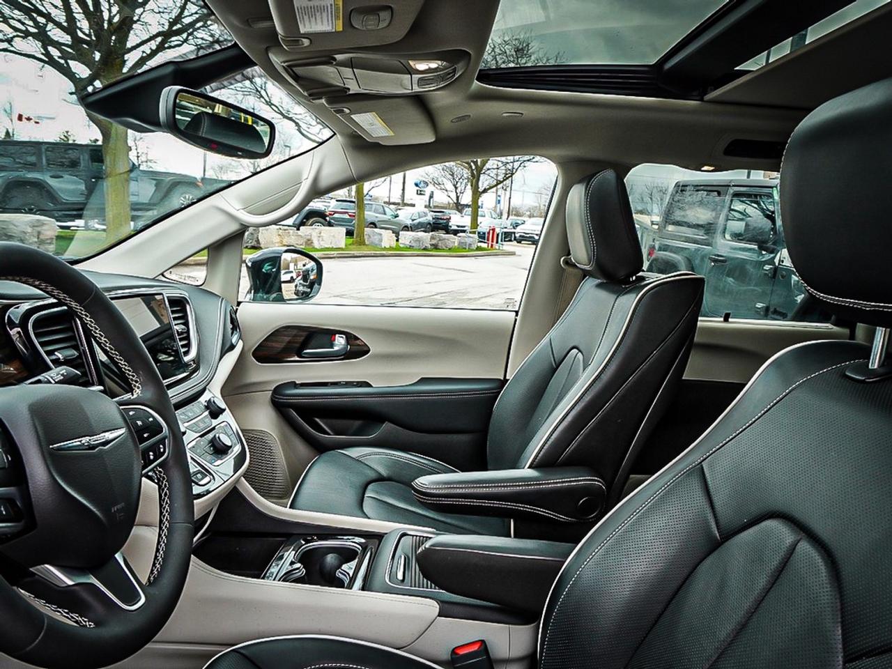 2024 Chrysler Pacifica  Photo