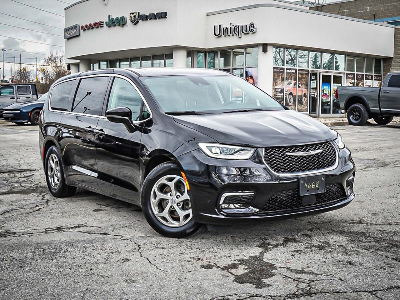 2024 Chrysler Pacifica  Photo