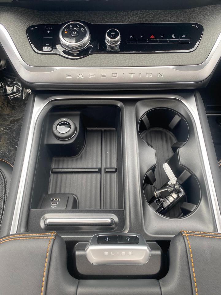 2026 Ford Expedition Tremor 4dr 4x4 Photo