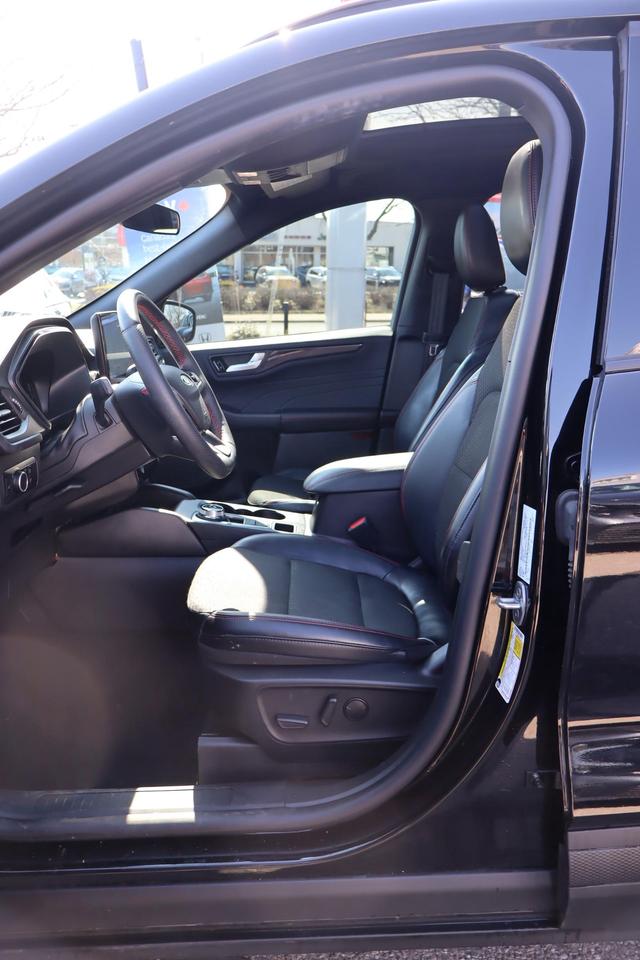 2025 Ford Escape ST-Line 4dr All-Wheel Drive Photo