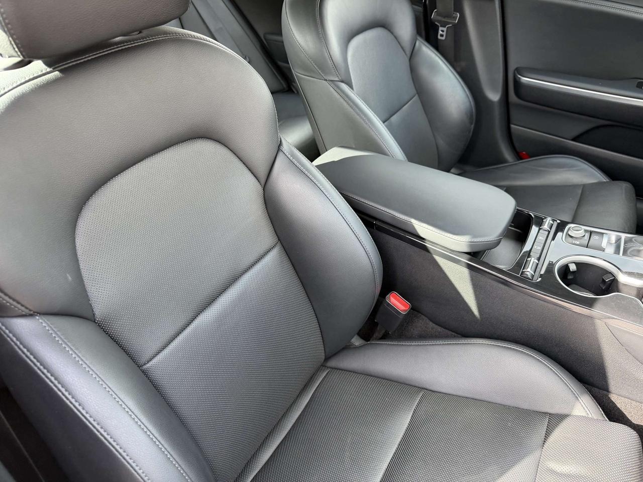 2019 Kia Stinger GT-Line AWD Leather Brand new Brakes & Tires Photo