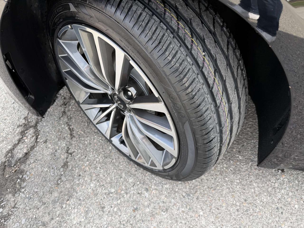 2019 Kia Stinger GT-Line AWD Leather Brand new Brakes & Tires Photo