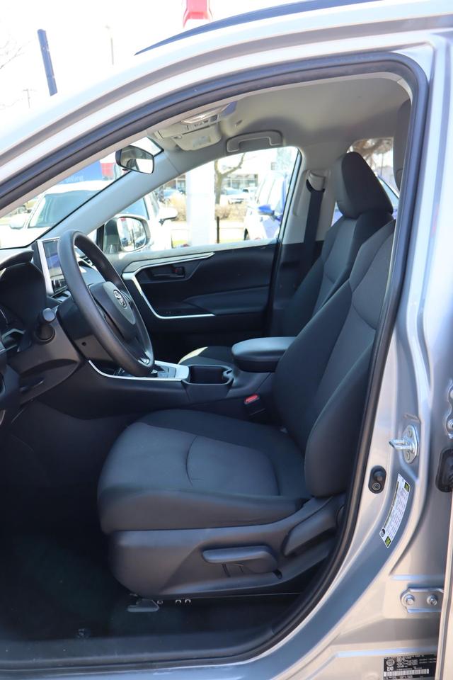 2025 Toyota RAV4 Hybrid LE 4dr All-Wheel Drive Photo