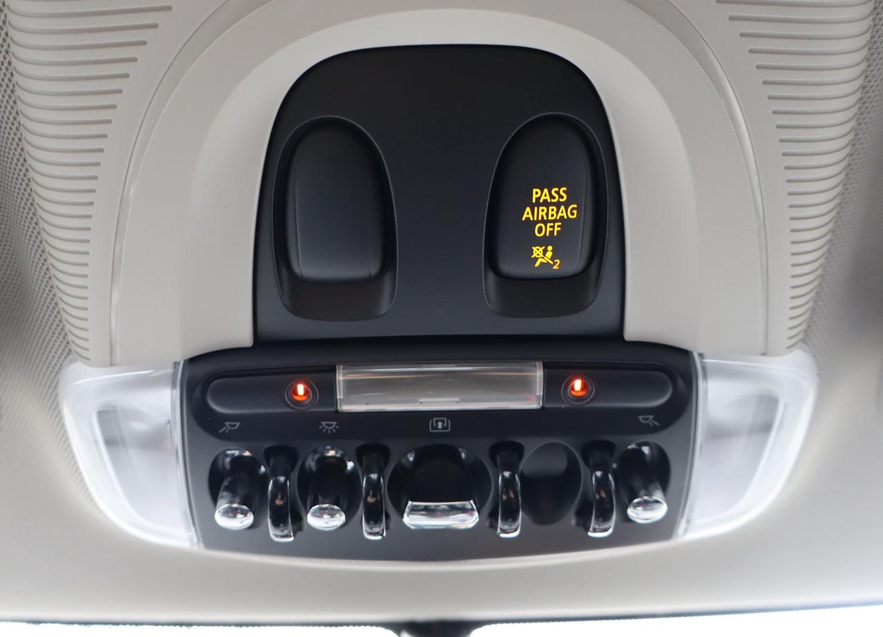 2017 MINI 3 Door Cooper 2dr Hatchback Photo