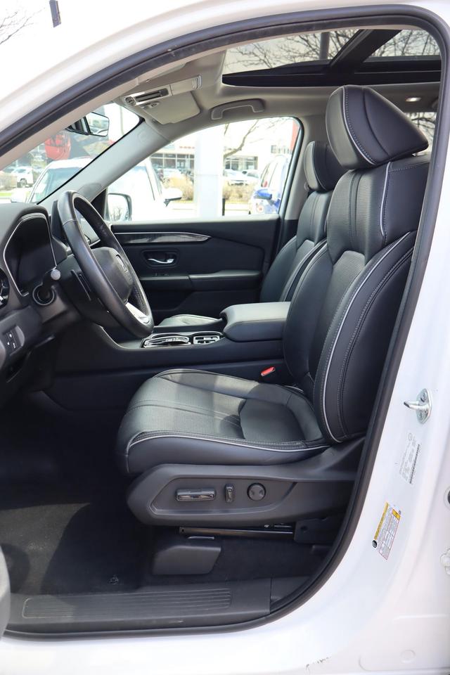 2025 Honda Pilot Touring 4dr All-Wheel Drive Photo