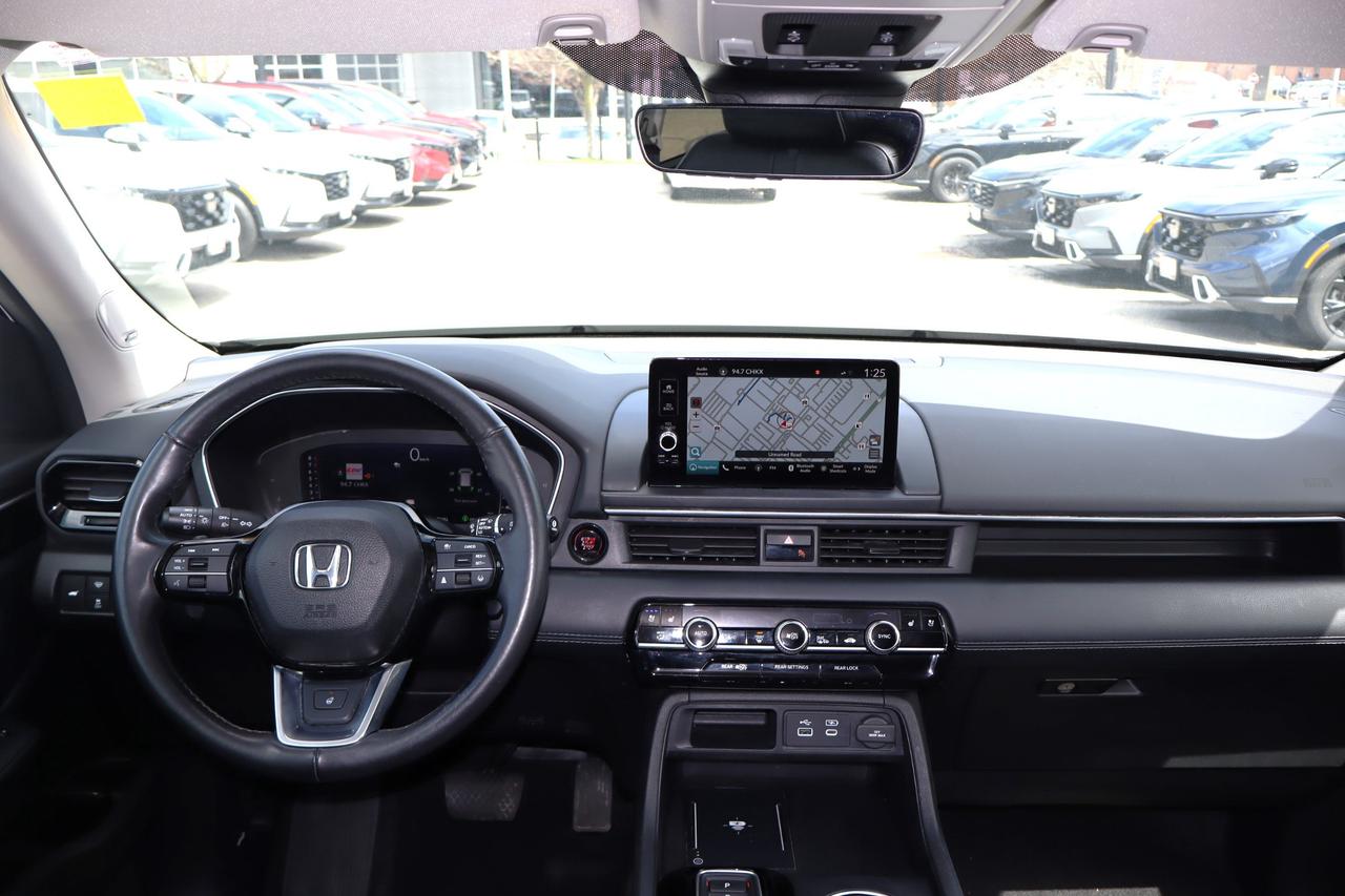 2025 Honda Pilot Touring 4dr All-Wheel Drive Photo
