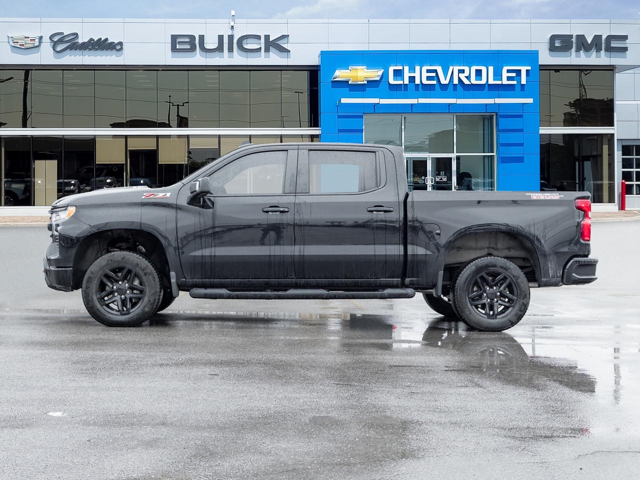2024 Chevrolet Silverado 1500 6.2L V8   4WD   Loaded w/ Safety & Tech Photo4