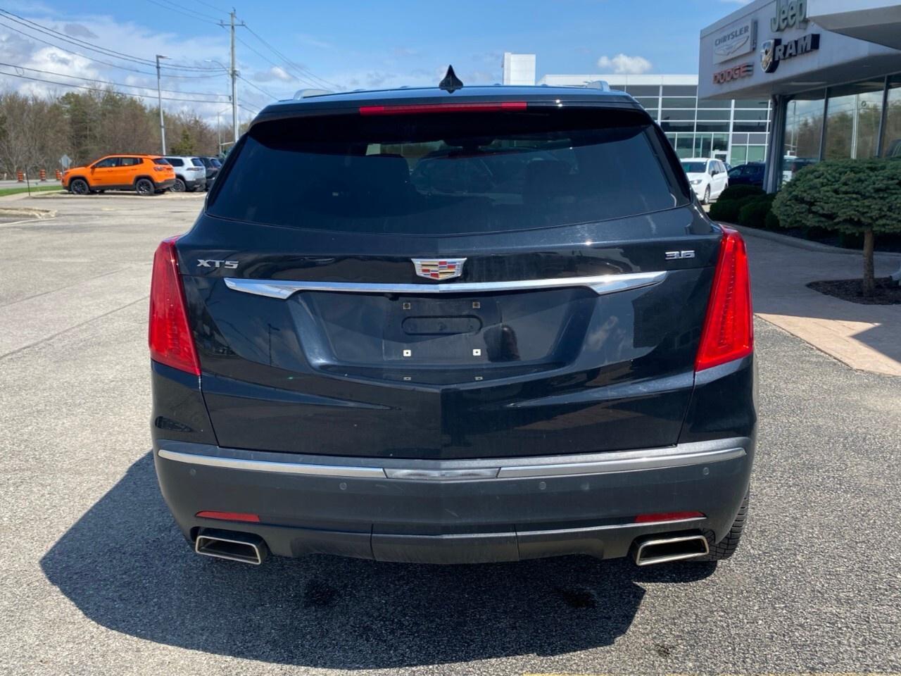 2017 Cadillac XT5 FWD 4dr Photo