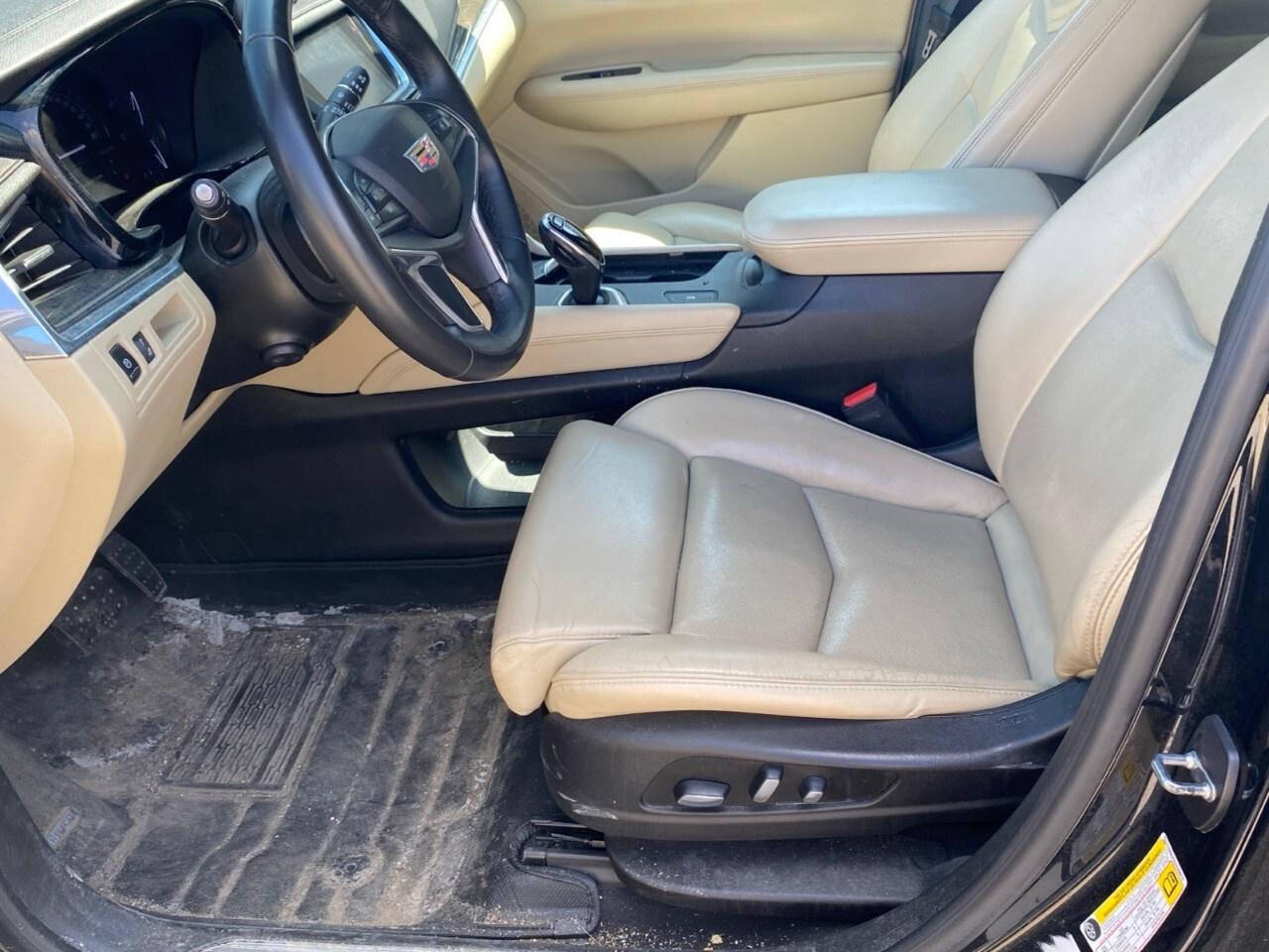 2017 Cadillac XT5 FWD 4dr Photo