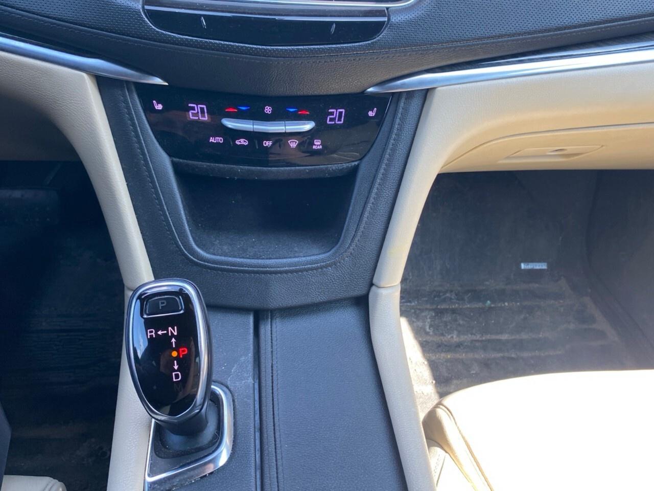 2017 Cadillac XT5 FWD 4dr Photo