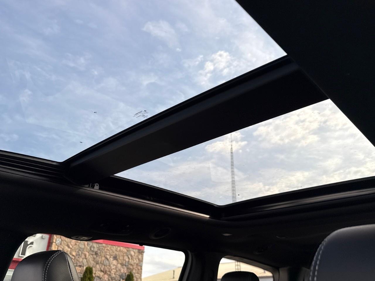 2026 Chrysler Pacifica Select AWD Photo
